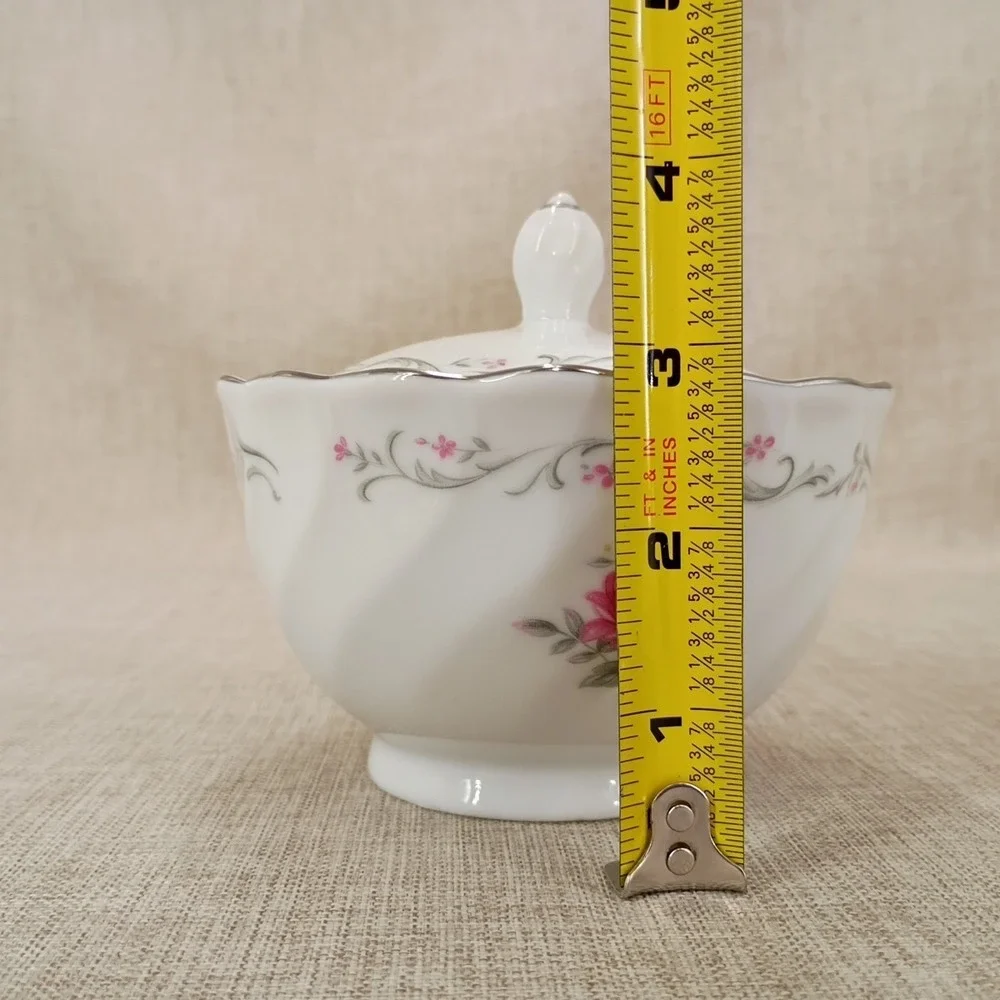 Fine China of Japan royal swirl